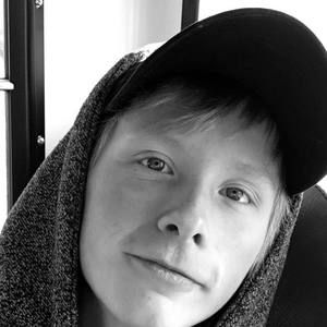 Meet your Posher, Levi